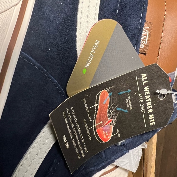 New Mens size 8 or women’s size 9.5
Vans™ MTE is back with SK8-Hi MTE 2.0 DX - Picture 8 of 8